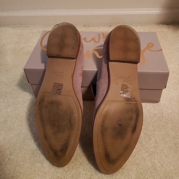 Shoes - Picture 4 of 5